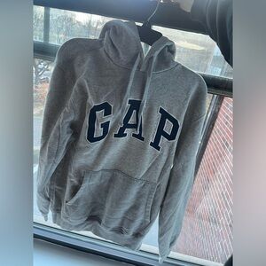 Gap sweatshirt